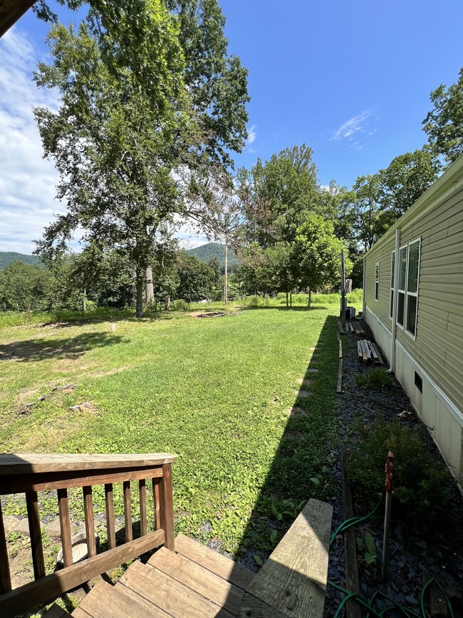 1438 Mountain Valley Rd in Vinton, VA - Building Photo - Building Photo