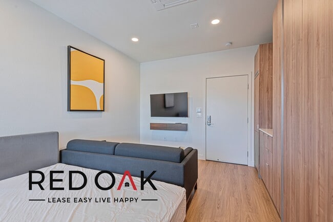 7810 Topanga Canyon Blvd