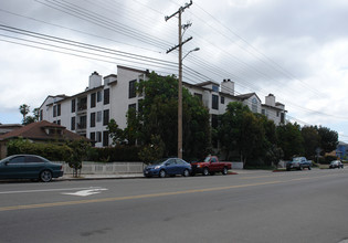 Robinson Terrace in San Diego, CA - Building Photo - Building Photo