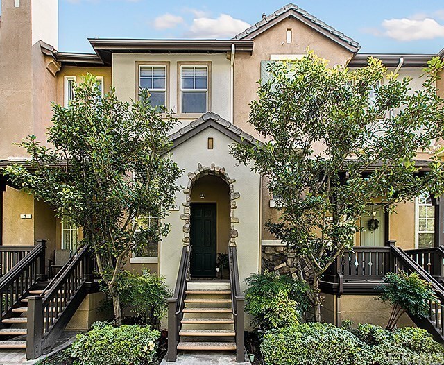 property at 7 Warmspring Ln