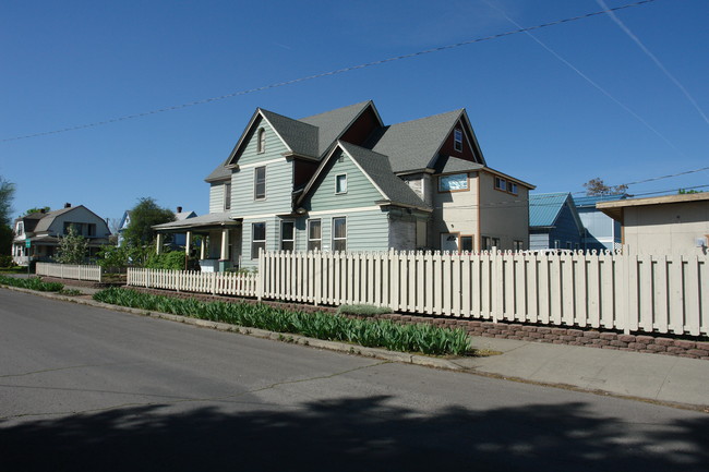 1204 W Maxwell Ave in Spokane, WA - Building Photo - Building Photo