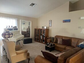 841 Rusty Anchor Way in Henderson, NV - Building Photo - Building Photo