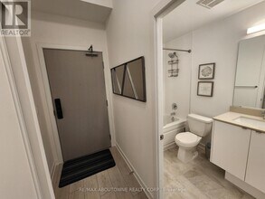 3210 Dakota Cmn in Burlington, ON - Building Photo - Building Photo