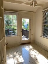 1822 Robert St, Unit Unit C in New Orleans, LA - Foto de edificio - Building Photo