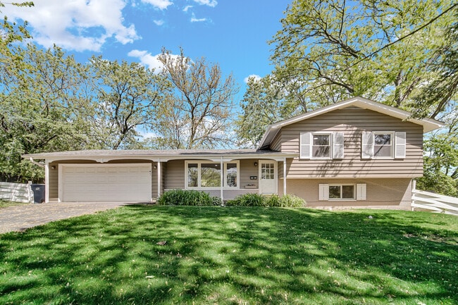 property at 22W362 Hackberry Dr