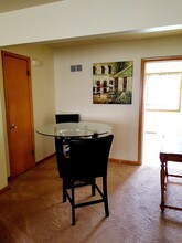 5201 W Howard Ave, Unit 1 in Milwaukee, WI - Building Photo - Building Photo