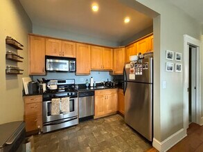 35 Mystic St, Unit 2 in Boston, MA - Building Photo - Building Photo