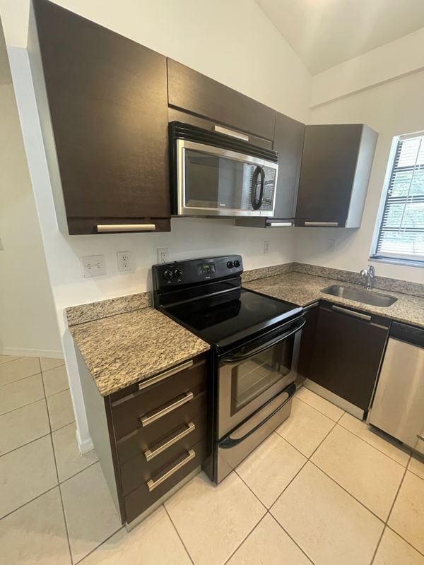 11219 Royal Palm Blvd in Coral Springs, FL - Building Photo - Building Photo