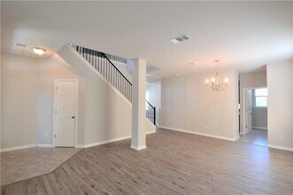 8000 Tonkinese Dr in Round Rock, TX - Building Photo - Building Photo