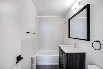 10 Fontenay in Toronto, ON - Building Photo - Building Photo