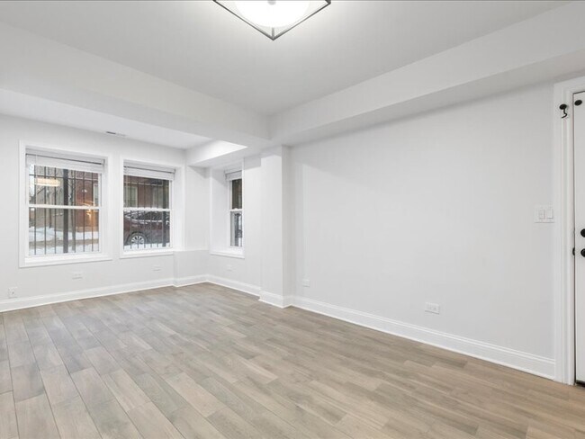 2310 W Huron St, Unit 1G in Chicago, IL - Foto de edificio - Building Photo