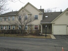 306 Glasgow Ln in Schaumburg, IL - Building Photo
