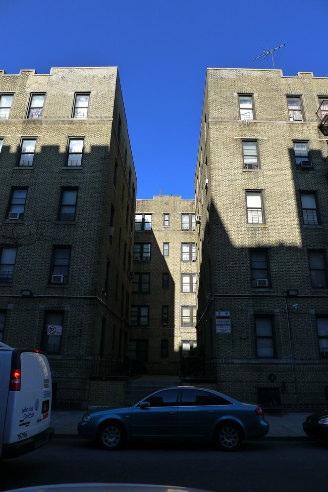 4053-55 Carpenter Ave in Bronx, NY - Foto de edificio - Building Photo