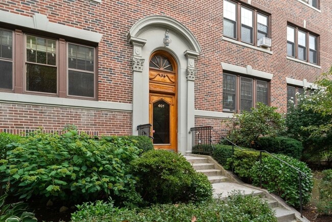 401 Washington St, Unit 1 in Brookline, MA - Building Photo - Building Photo