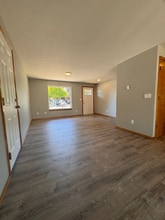 550 S Maple St in Canby, OR - Building Photo - Building Photo
