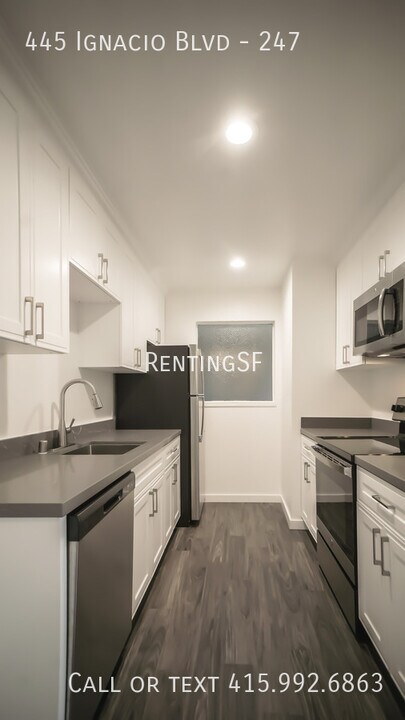 445 Ignacio Blvd, Unit 247 in Novato, CA - Building Photo