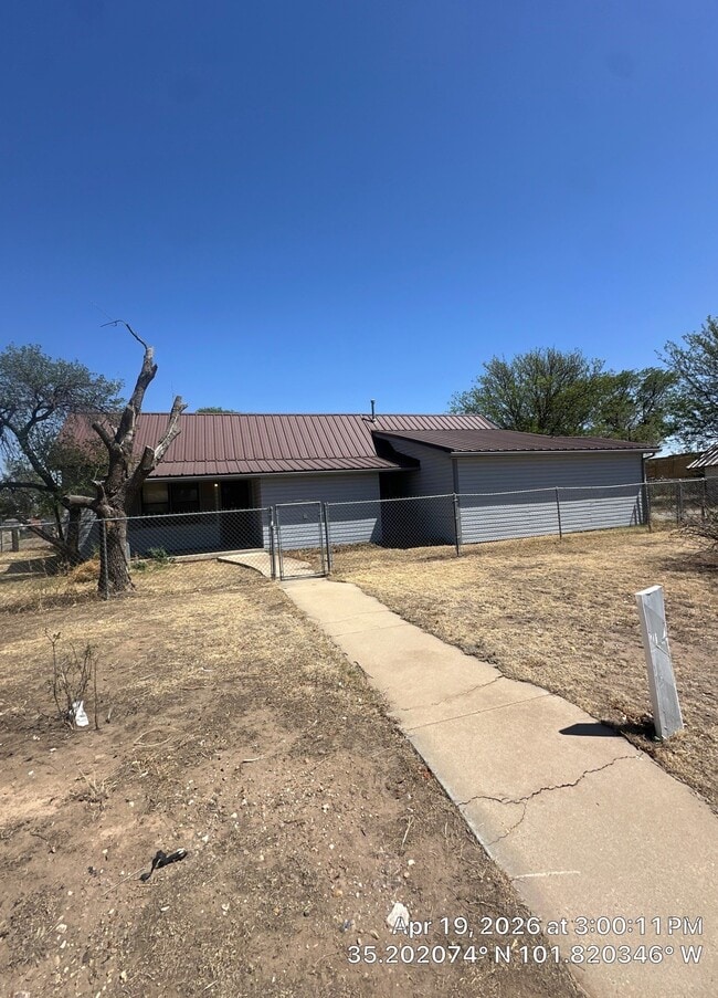 property at 901 S Roberts St