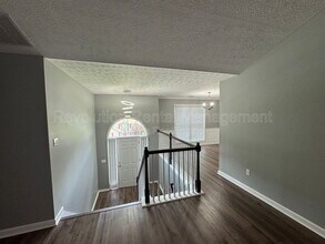 1055 Leighs Brook Way in Dacula, GA - Building Photo - Building Photo