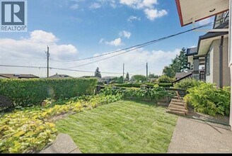 4325 Portland St in Burnaby, BC - Building Photo - Building Photo