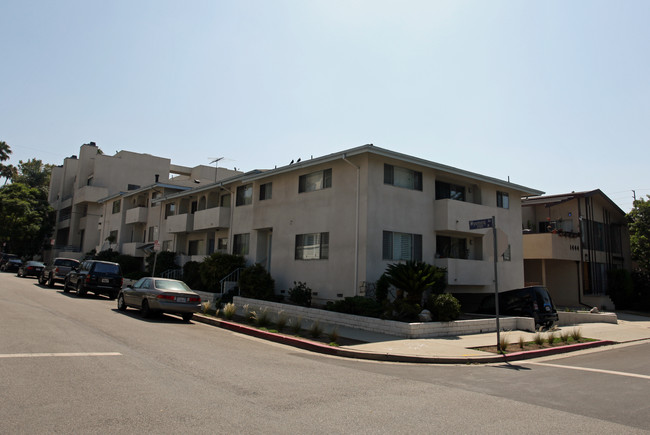 11520 Wyoming Ave in Los Angeles, CA - Foto de edificio - Building Photo