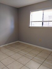 1754 Cedar Lake Dr, Unit A in Baton Rouge, LA - Foto de edificio - Building Photo