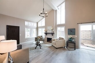 6290 E Woodsboro Ave in Anaheim, CA - Building Photo - Building Photo