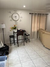 826 SW 12th Ct in Fort Lauderdale, FL - Building Photo - Building Photo