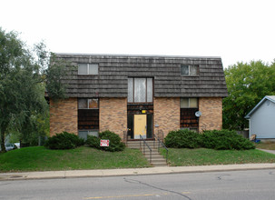 2112 44th Ave N in Minneapolis, MN - Building Photo - Building Photo