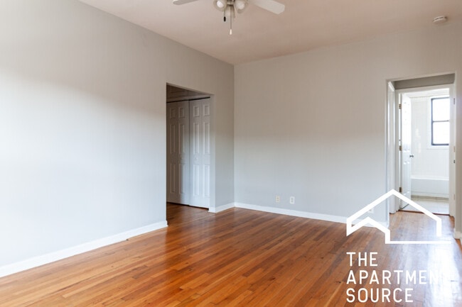 736 W Addison St, Unit S3 in Chicago, IL - Building Photo - Building Photo