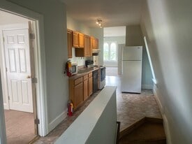 1108 W 4th St, Unit 3 in Williamsport, PA - Building Photo