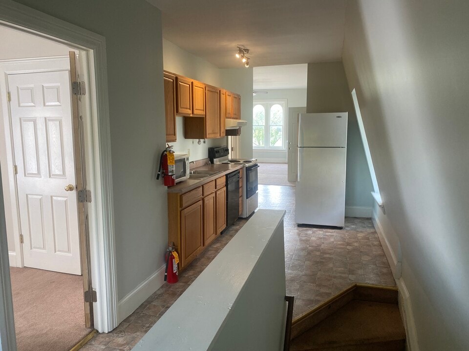 1108 W 4th St in Williamsport, PA - Building Photo