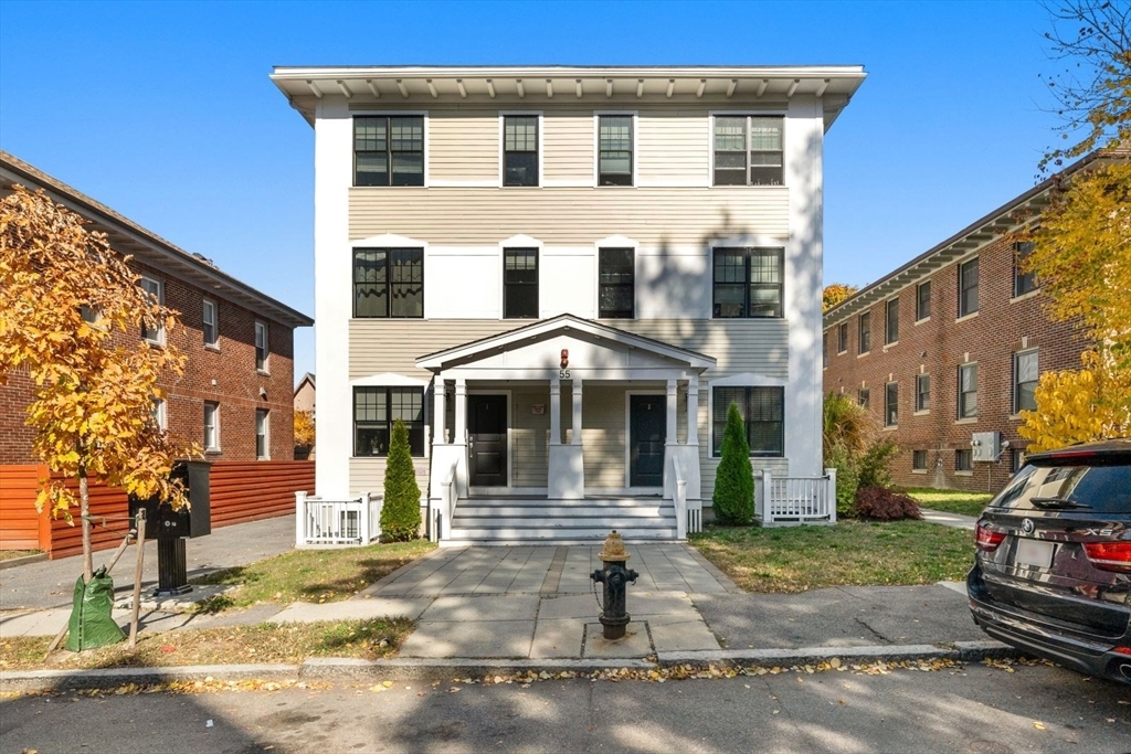 55 Hutchings St in Boston, MA - Foto de edificio