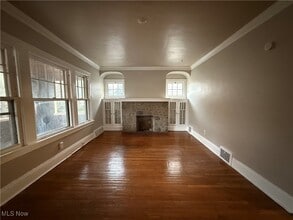 888 Helmsdale Rd in Cleveland Heights, OH - Building Photo - Building Photo