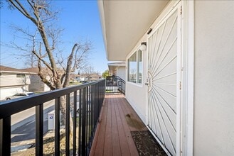 4617 Palm Ave in Sacramento, CA - Building Photo - Building Photo