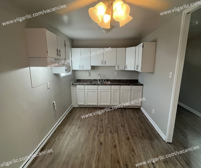 4411 W 19th Plaza in Gary, IN - Building Photo - Building Photo