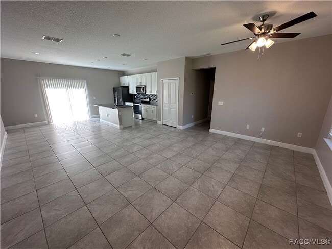 8009 N Oxford Terrace in Citrus Springs, FL - Building Photo - Building Photo