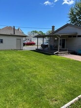 8122 W Winnemac Ave in Norridge, IL - Foto de edificio - Building Photo