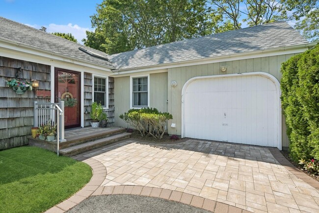 7 Linda Ln in Hampton Bays, NY - Building Photo - Building Photo