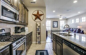 3927 Cascade Sky Dr in Arlington, TX - Building Photo - Building Photo