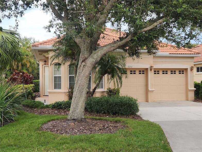 6251 Wingspan Way in Bradenton, FL - Building Photo