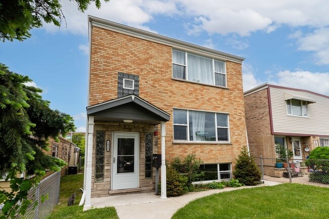 property at 1826 N 40th Ave