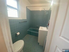 536 3rd Ave in Lyndhurst, NJ - Building Photo - Building Photo