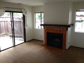 163 Torrey Pine Terrace in Santa Cruz, CA - Building Photo - Building Photo