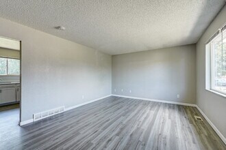 13204 Lackland Dr in Denver, CO - Building Photo - Building Photo