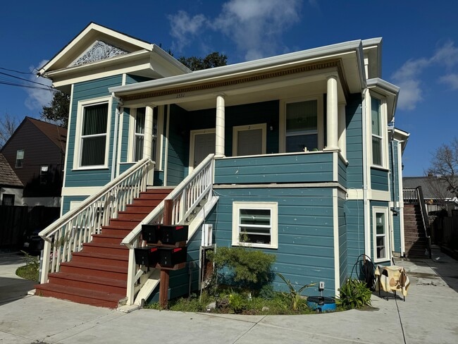 1551 Santa Clara Ave, Unit 4