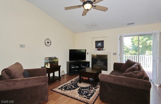 58 Wescott Rd in Bedminster, NJ - Building Photo - Building Photo