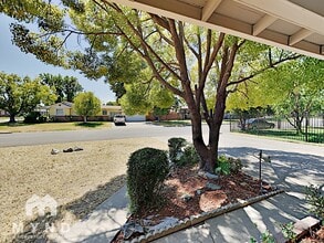 2428 Drayton Dr in Sacramento, CA - Building Photo - Building Photo