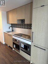 1200 Dundas St W in Toronto, ON - Building Photo