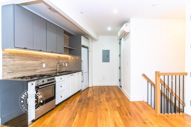 87 Montrose Ave, Unit 1F in Brooklyn, NY - Building Photo - Building Photo