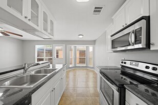 13447 Castilian Dr in Houston, TX - Building Photo